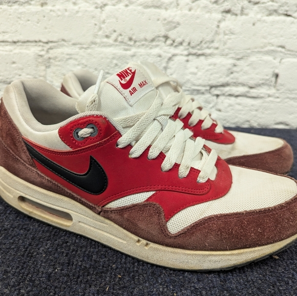 Size 11.5 - Nike Air Max 1 Essential University Red Black - Picture 1 of 6